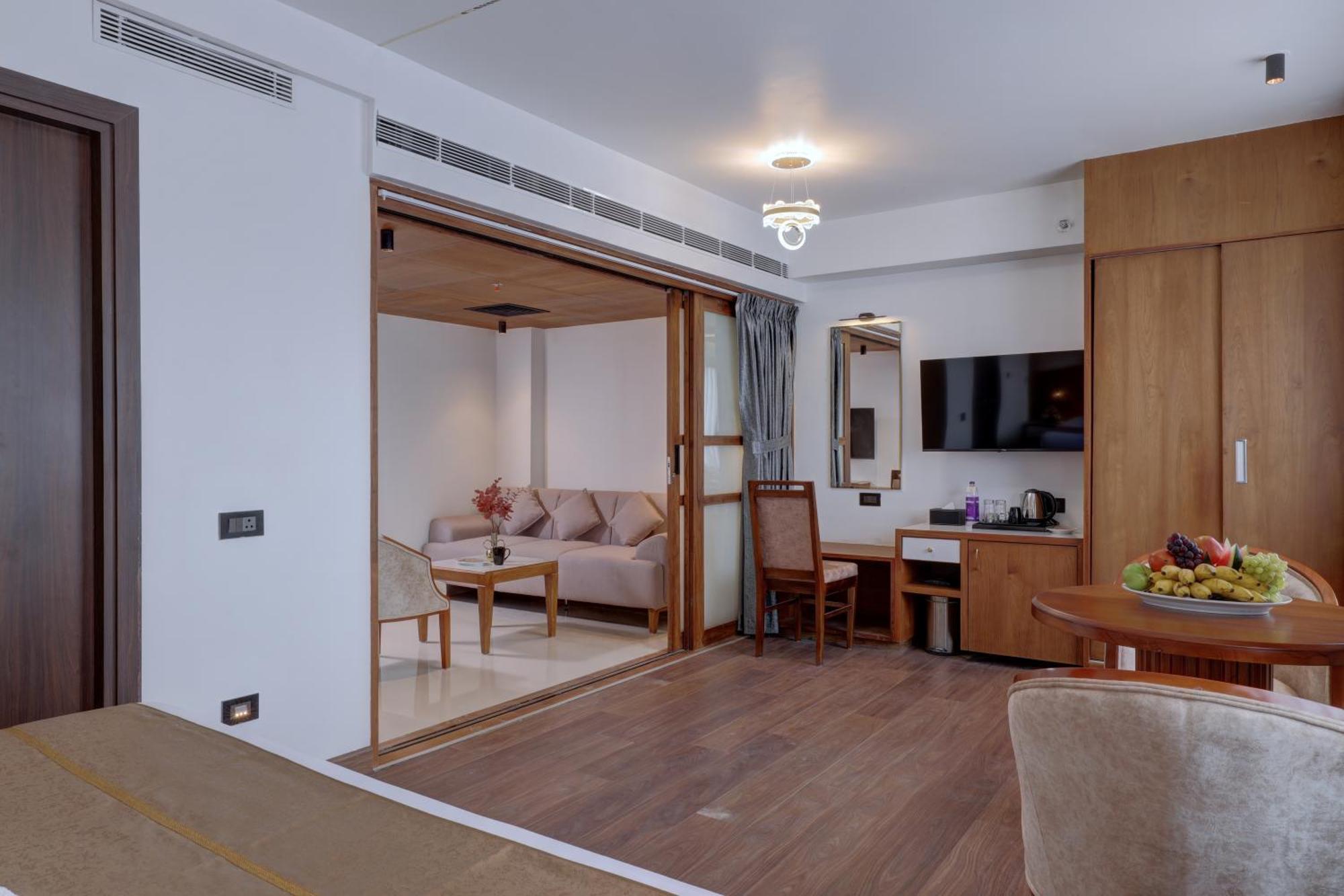 Hotel Cordial Sopanam トリバンドラム エクステリア 写真