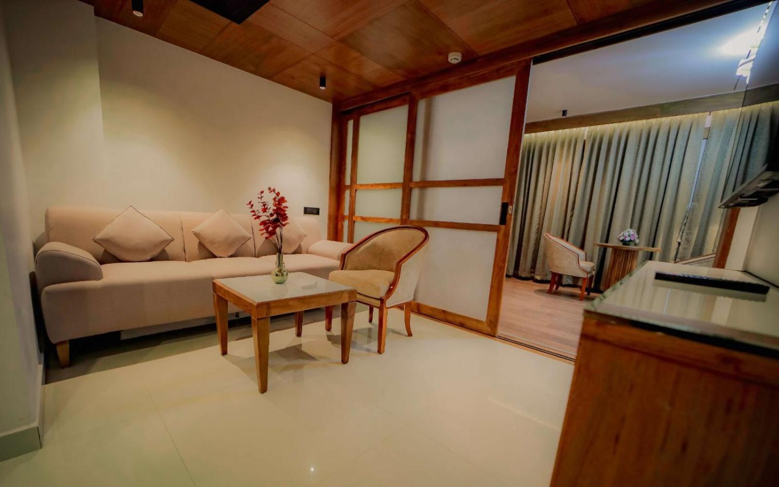Hotel Cordial Sopanam トリバンドラム エクステリア 写真